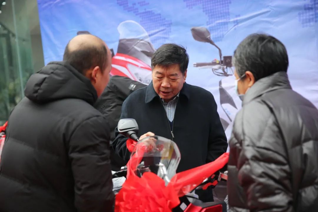 1606308289022043629.jpg 18.jpg